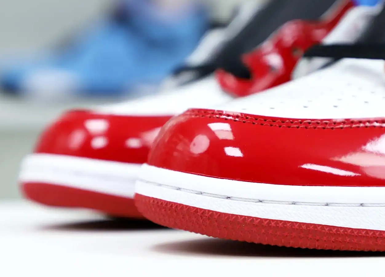 HIGH OG 'FEARLESS' JORDAN AIR 1 RETRO 0703